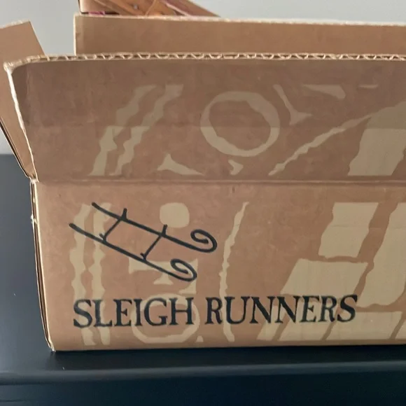 Vintage Longaberger Vegetable Baket Combo with Wrought Iron Sleigh Runners - Picture 5 of 5